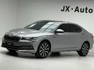 Skoda Superb 2023 купить из Китая, цена 2 465 000 ₽ — Suifenhe Auto