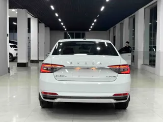 Skoda Superb 2022 купить из Китая, цена 2 334 000 ₽ — Suifenhe Auto