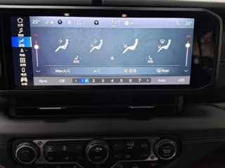 Jeep Wrangler 2024 купить из Китая, цена 7 120 000 ₽ — Suifenhe Auto