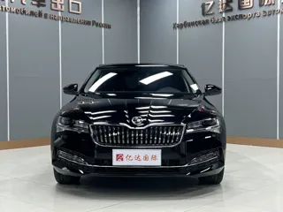 Skoda Superb 2023 купить из Китая, цена 2 426 000 ₽ — Suifenhe Auto