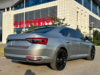 Skoda Superb 2023 купить из Китая, цена 2 988 000 ₽ — Suifenhe Auto