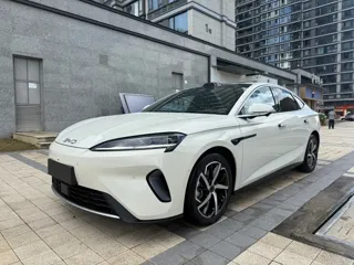 BYD 07 DM-i 2025 купить из Китая, цена 4 134 000 ₽ — Suifenhe Auto