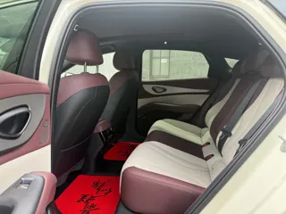 BYD 07 DM-i 2025 купить из Китая, цена 4 134 000 ₽ — Suifenhe Auto