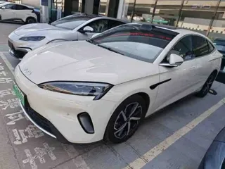 BYD 07 DM-i 2025 купить из Китая, цена 4 226 000 ₽ — Suifenhe Auto