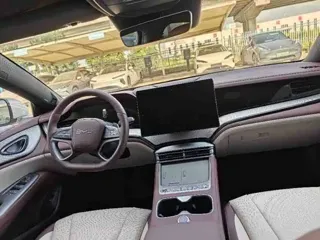 BYD 07 DM-i 2025 купить из Китая, цена 4 226 000 ₽ — Suifenhe Auto