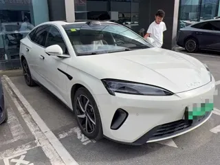BYD 07 DM-i 2025 купить из Китая, цена 4 143 000 ₽ — Suifenhe Auto