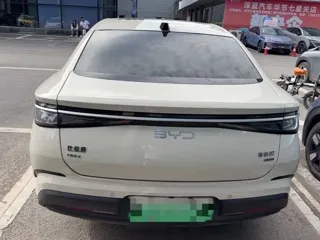 BYD 07 DM-i 2025 купить из Китая, цена 4 143 000 ₽ — Suifenhe Auto