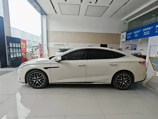 BYD 07 DM-i 2025 купить из Китая, цена 3 500 000 ₽ — Suifenhe Auto