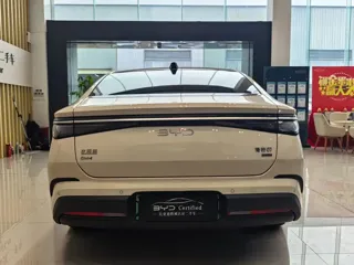 BYD 07 DM-i 2025 купить из Китая, цена 4 226 000 ₽ — Suifenhe Auto