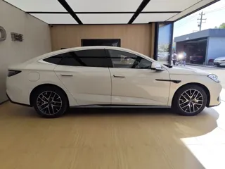 BYD 07 DM-i 2025 купить из Китая, цена 3 601 000 ₽ — Suifenhe Auto