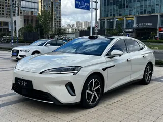 BYD 07 DM-i 2025 купить из Китая, цена 4 149 000 ₽ — Suifenhe Auto
