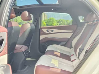 BYD 07 DM-i 2025 купить из Китая, цена 4 345 000 ₽ — Suifenhe Auto