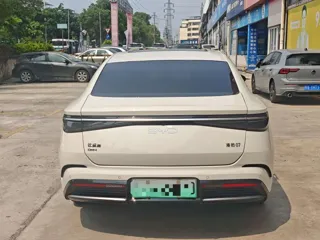BYD 07 DM-i 2024 купить из Китая, цена 3 194 000 ₽ — Suifenhe Auto