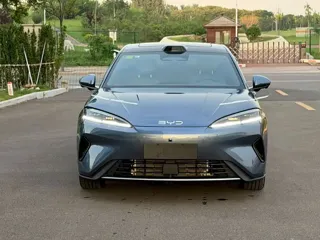 BYD 07 DM-i 2025 купить из Китая, цена 4 226 000 ₽ — Suifenhe Auto