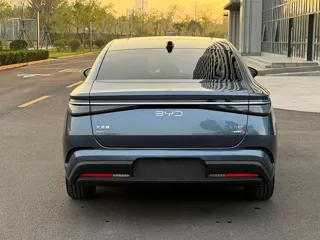 BYD 07 DM-i 2025 купить из Китая, цена 4 226 000 ₽ — Suifenhe Auto
