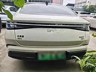 BYD 07 DM-i 2025 купить из Китая, цена 4 184 000 ₽ — Suifenhe Auto
