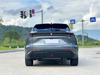 Deepal S07 2025 купить из Китая, цена 3 818 000 ₽ — Suifenhe Auto