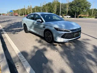 BYD Qin 2025 купить из Китая, цена 3 117 000 ₽ — Suifenhe Auto