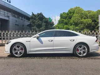 Audi A7L 2023 купить из Китая, цена 6 017 000 ₽ — Suifenhe Auto
