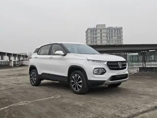 Baojun 510 2020 купить из Китая, цена 1 131 000 ₽ — Suifenhe Auto
