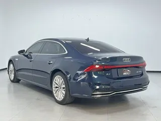 Audi A7L 2024 купить из Китая, цена 5 893 000 ₽ — Suifenhe Auto