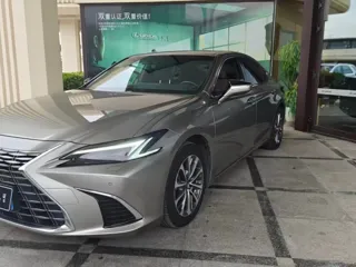 Lexus ES 2025