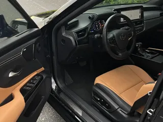 Lexus ES 2023 купить из Китая, цена 8 030 000 ₽ — Suifenhe Auto
