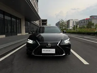 Lexus ES 2023 купить из Китая, цена 8 030 000 ₽ — Suifenhe Auto