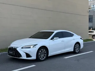 Lexus ES 2025 купить из Китая, цена 8 171 000 ₽ — Suifenhe Auto