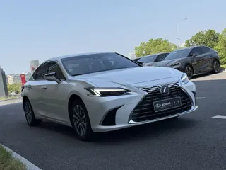Lexus ES 2025 купить из Китая, цена 8 171 000 ₽ — Suifenhe Auto