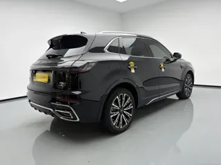 Hongqi HS5 2023 купить из Китая, цена 3 918 000 ₽ — Suifenhe Auto