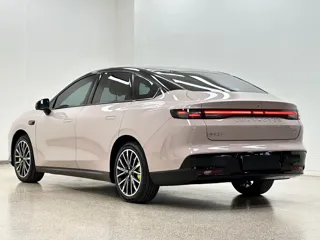 Leapmotor B01 2025 купить из Китая, цена 3 099 000 ₽ — Suifenhe Auto