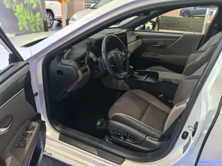 Lexus ES 2025 купить из Китая, цена 8 229 000 ₽ — Suifenhe Auto