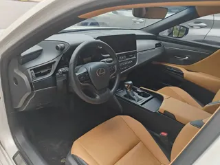Lexus ES 2024 купить из Китая, цена 4 481 000 ₽ — Suifenhe Auto
