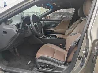 Lexus ES 2024 купить из Китая, цена 7 371 000 ₽ — Suifenhe Auto