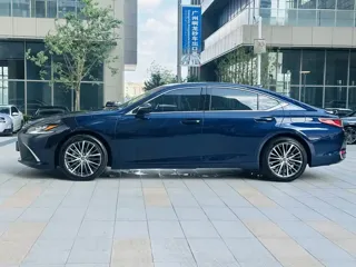 Lexus ES 2024 купить из Китая, цена 7 697 000 ₽ — Suifenhe Auto