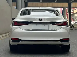Lexus ES 2024 купить из Китая, цена 4 849 000 ₽ — Suifenhe Auto