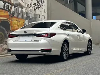 Lexus ES 2024 купить из Китая, цена 4 849 000 ₽ — Suifenhe Auto
