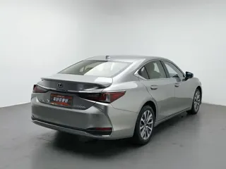 Lexus ES 2023 купить из Китая, цена 6 946 000 ₽ — Suifenhe Auto