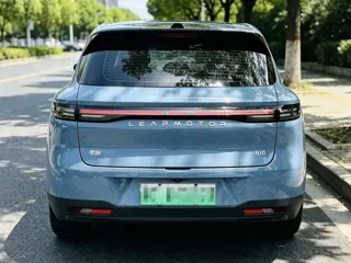 Leapmotor B10 2025 купить из Китая, цена 3 041 000 ₽ — Suifenhe Auto