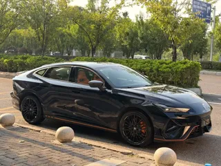 Changan UNI-V 2025 купить из Китая, цена 2 994 000 ₽ — Suifenhe Auto