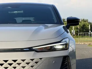 Changan UNI-V 2024 купить из Китая, цена 2 594 000 ₽ — Suifenhe Auto