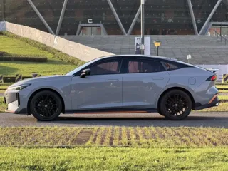 Changan UNI-V 2024 купить из Китая, цена 2 594 000 ₽ — Suifenhe Auto
