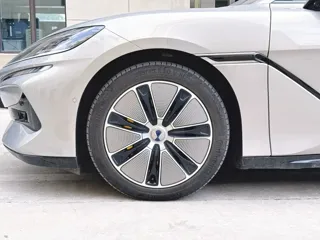 Denza Z9 2025 купить из Китая, цена 8 013 000 ₽ — Suifenhe Auto