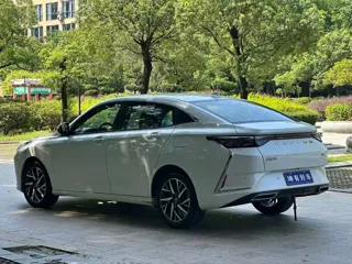 Dongfeng Aeolus Yixuan 2019 купить из Китая, цена 1 124 000 ₽ — Suifenhe Auto