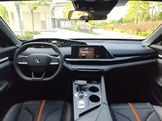 Changan UNI-V 2025 купить из Китая, цена 2 544 000 ₽ — Suifenhe Auto