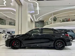 Honda Civic 2023 купить из Китая, цена 7 008 000 ₽ — Suifenhe Auto