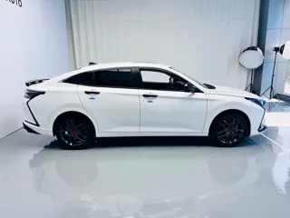 Dongfeng Aeolus Yixuan 2022 купить из Китая, цена 1 079 000 ₽ — Suifenhe Auto