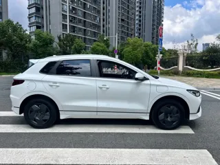 BYD e2 2023 купить из Китая, цена 1 403 000 ₽ — Suifenhe Auto