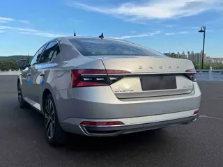 Skoda Superb 2022 купить из Китая, цена 2 333 000 ₽ — Suifenhe Auto